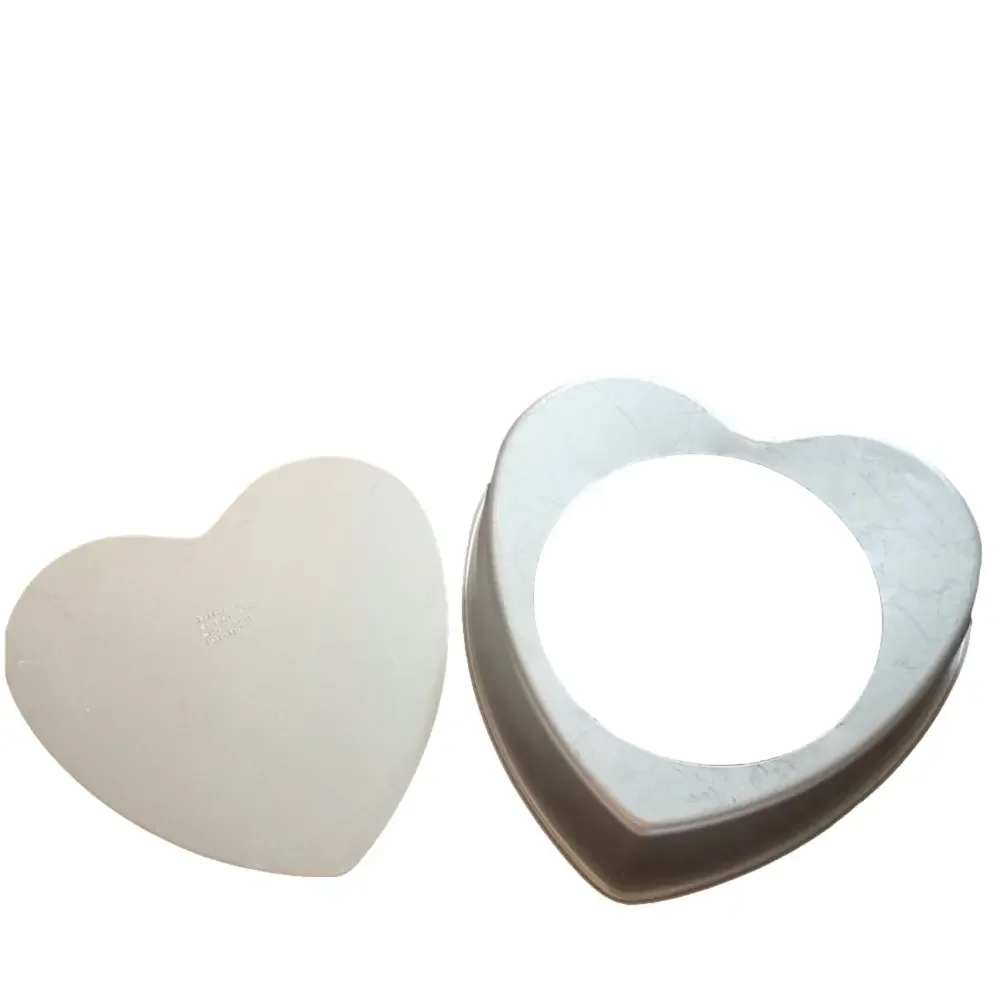 Vintage Valentine Wilton heart pan with insert